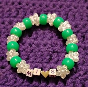Green and White Beaded Bracelet